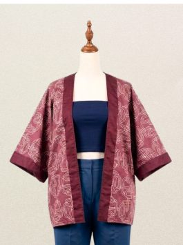 Laur Reversible Cardigan in Maroon and White